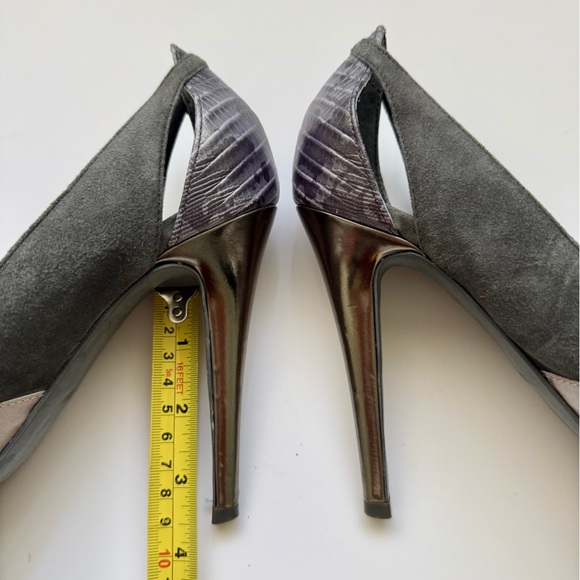 BCBGMaxAzria Two-Tone Peep Toe Platform Heels Size 7.5 / Neutral High Heel - Picture 8 of 11